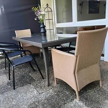 Dom wakacyjny Reiheneckhaus Mit Garten Und Terasse *