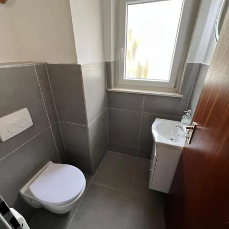 Reiheneckhaus Mit Garten Und Terasse * Tettnang