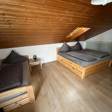 Dom wakacyjny Reiheneckhaus Mit Garten Und Terasse